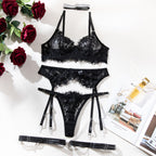 Ensemble de lingerie sexy en dentelle cinq pièces avec string et tour de cou.